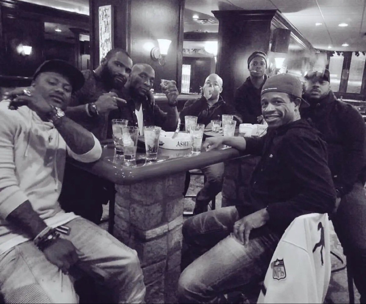 ampharris's tweet photo. #TBT So much history. Back when these guys did it #ForTheShoe we had amazing times. I was the promoter and they were the players. We went undefeated in the enjoying life🤣🤣🤣. @Colts legends
I can write a good book. My photo album is second to none. #AnotherMajorPowermove 💙🤍 https://t.co/ZeXfHymjfG