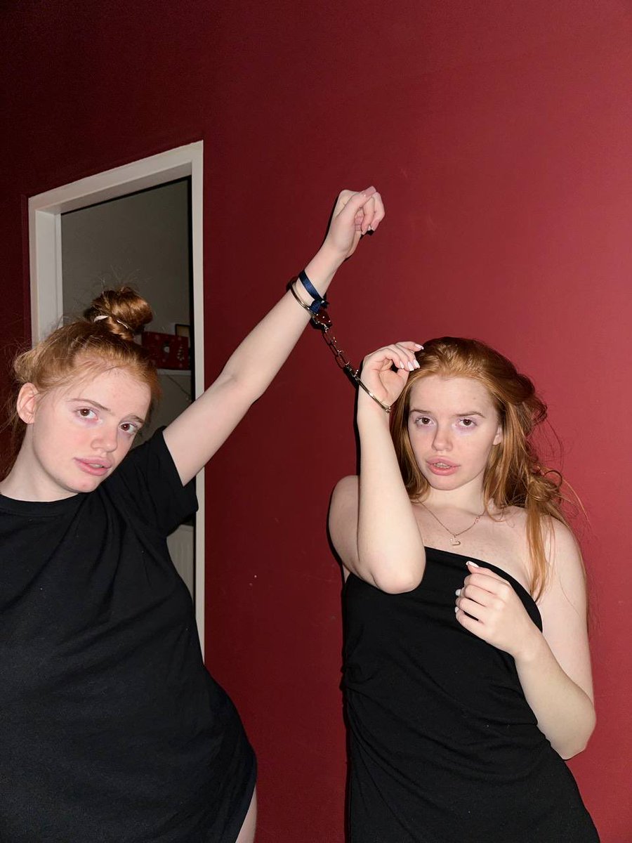 Redtwinsua's tweet photo. Help or Fuck?

#Tíbet #MaxNatxFANDOMFANFIC #GremcoNuncaMás #cyberleek #Redhead #Twins #Sexy https://t.co/WB4Z9TZ1Y6