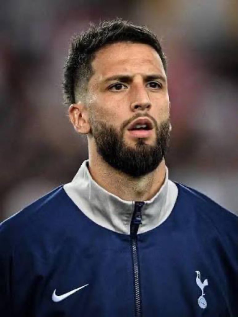 spurstactico's tweet photo. He won’t do 80 yards passes
He won’t play a pass through the eye of a needle
He won’t win back the ball 376 times throughout the season

But one thing you can be sure of is he’d properly recycle possession, bring controlled tempo to your midfield and keep things ticking https://t.co/cVC7Ip2CbW