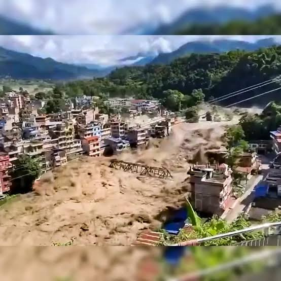 TheVicharNeethi's tweet photo. 🚨🏔️ Why does this keep happening in the Himalayas? This is the second major flood on the same stretch in just 14 months. As glaciers melt, glacial lakes are rapidly increasing, making sudden floods more frequent.

Protect the Himalayas before it's too late.
#Nepal #Floods https://t.co/eeBcqLpcDu