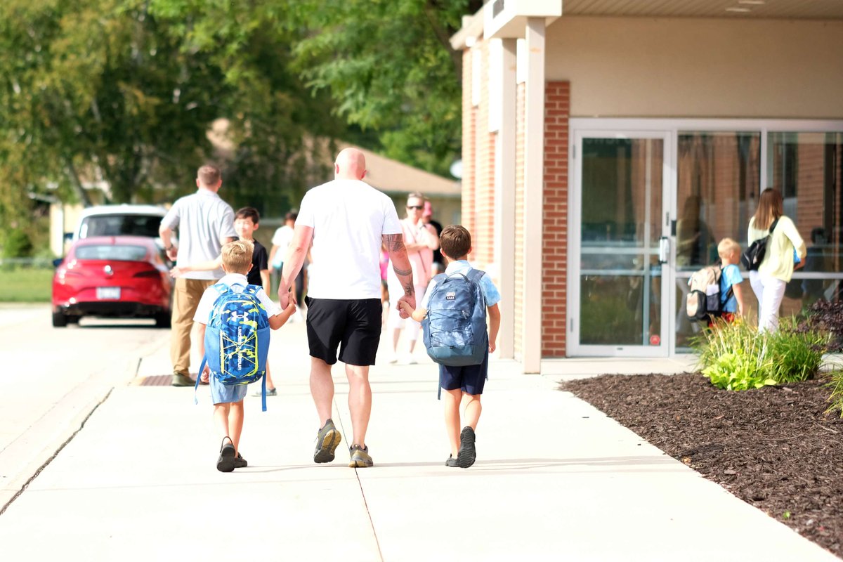 HSSD's tweet photo. ⭐️ Do you know what makes us happy?! Seeing our students back in our schools! Thank you for attending Open House last night! We are so excited to start the school year next week! ⭐️ 

#WelcomeBack #BackToSchool #HSSDFamily https://t.co/XxJs1vFStY