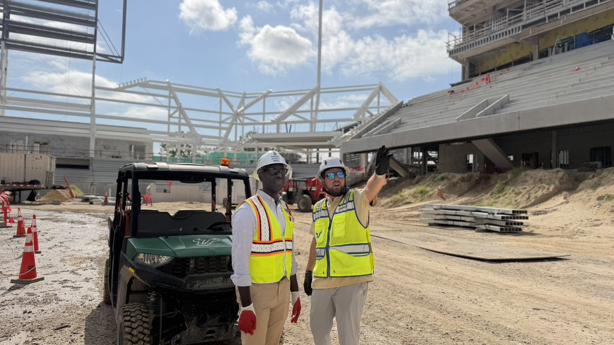 BernyJacques's tweet photo. Watched @USFFootball practice and toured the construction of the new stadium this morning! Many thanks to CEO of Athletics @RHiggins_USF, Coach @brianhartline and our friends at USF for having me. Go Bulls! https://t.co/JRt77CXD1b