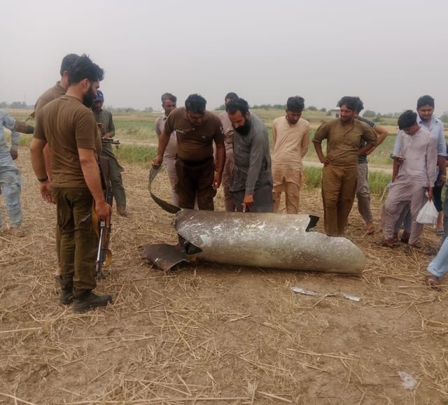 idrwalerts's tweet photo. S-400's 40N6 missile debris found by Pakistan after Successfully taking out Target inside Pakistan. https://t.co/8CbAQLoEji
