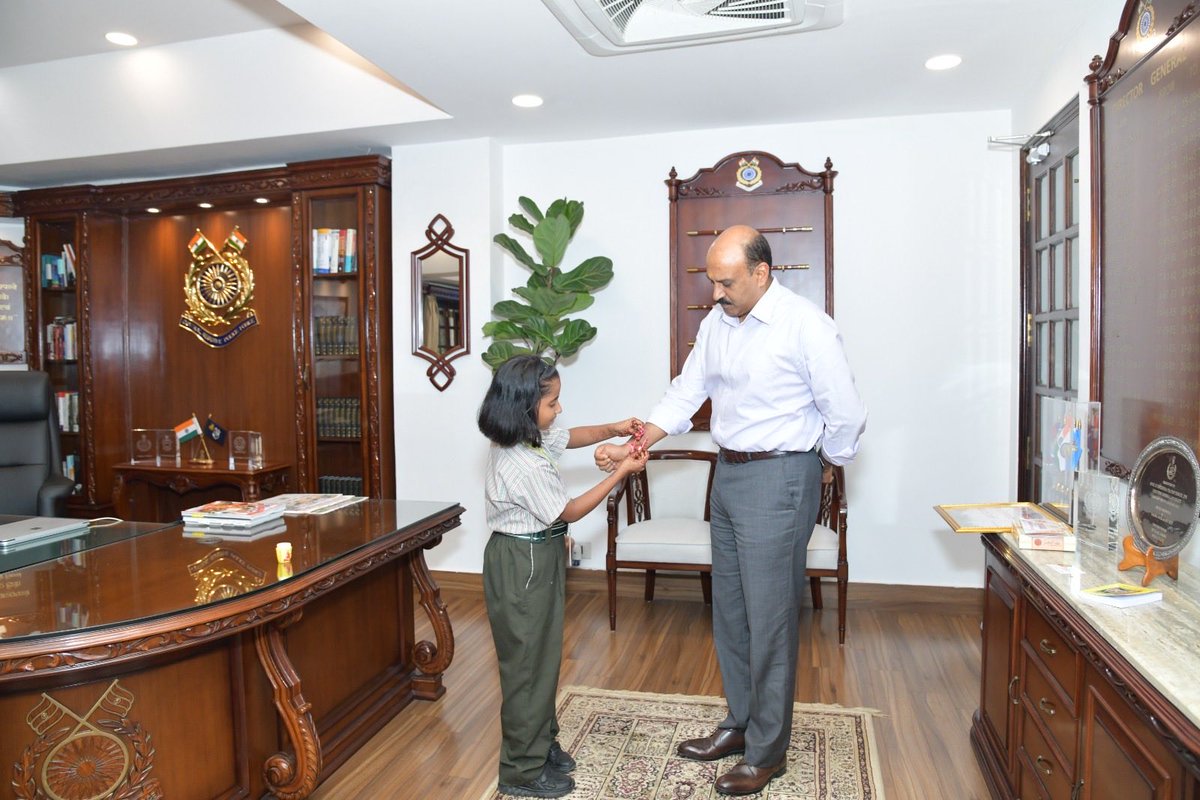 gpsinghips's tweet photo. A special day at work. https://t.co/qpqPJ5dg2f