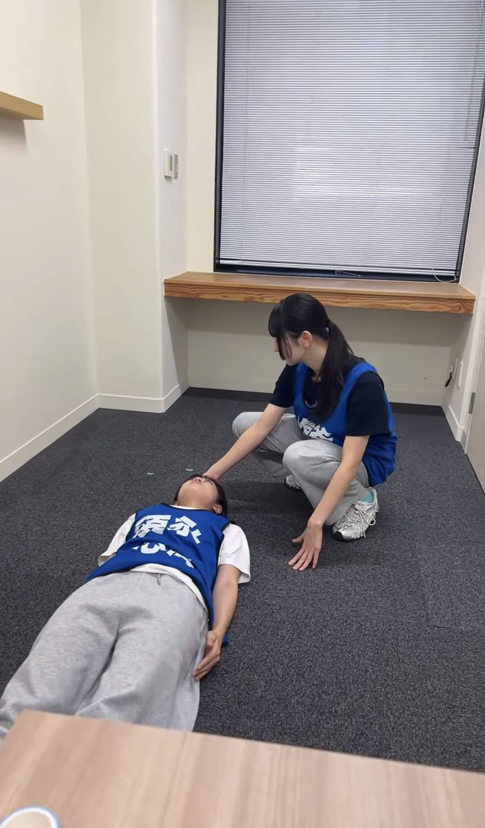 wagaplayground's tweet photo. 企画は「ななうな運動会」凄いことやってそうな真剣さと負けず嫌いな小競り合いがどれもこれもミニマムなのが腹抱えて笑った。途中で指相撲。でもみうなの二重跳び73回は（さすがSASUKE予選会いく子なんだなあ）て感心した

#塩釜菜那 #須永心海 #僕青豊洲PIT完売計画24日目 https://t.co/CoJv6zdZsA https://t.co/DAfhRxXbH3