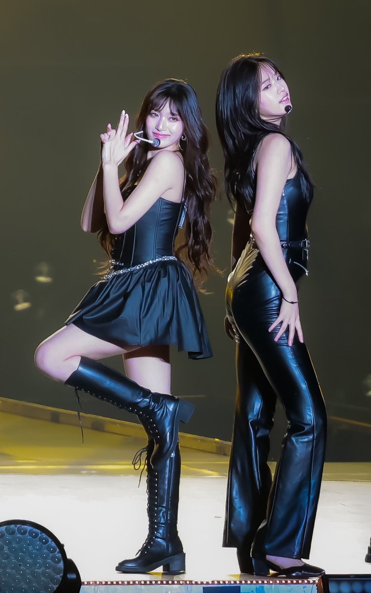 Dream_Yujin's tweet photo. 그냥 아기랑 멋 부리는 언니 https://t.co/OV42YTZ6a2