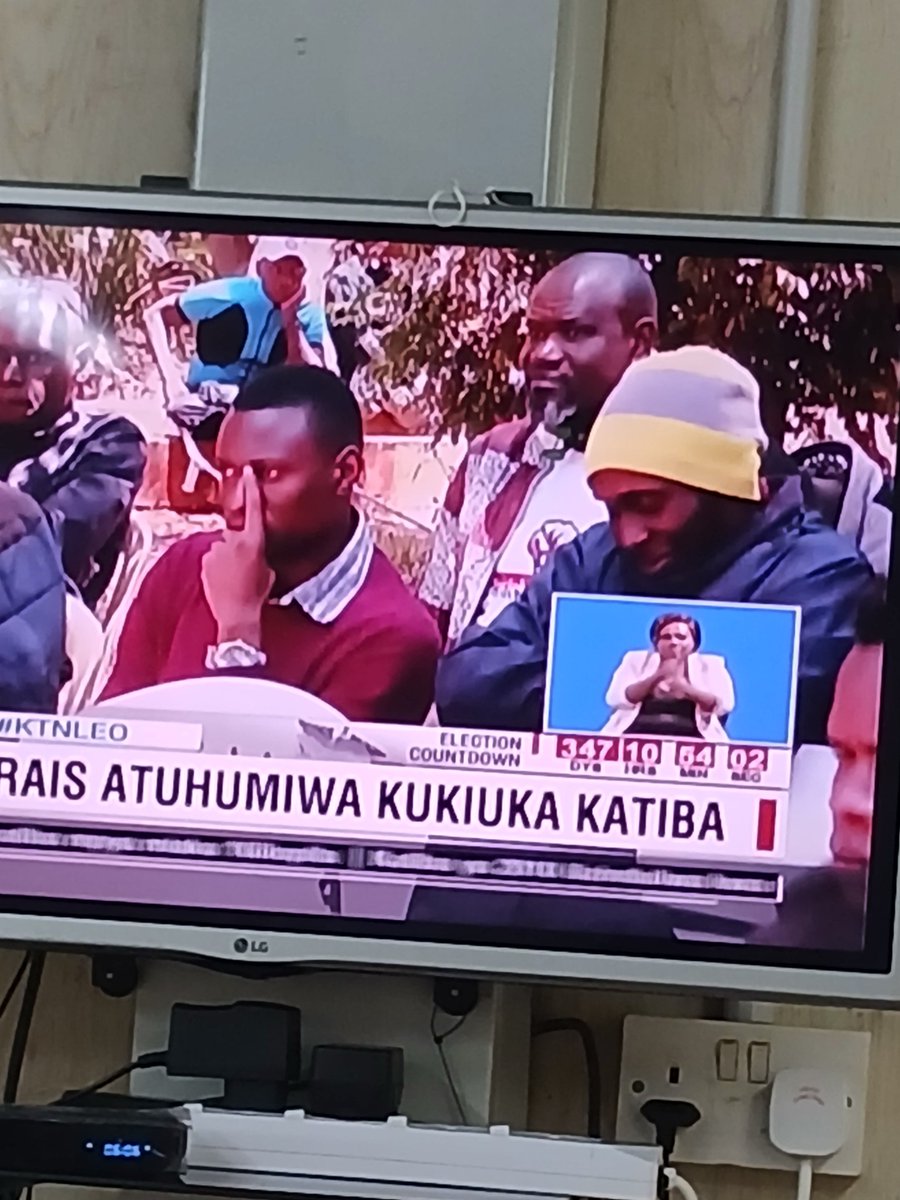 LucasEsedios's tweet photo. @AokoOtieno_ Nikama katiba ilisahaulika nowdays. https://t.co/LFX2X0yt6W
