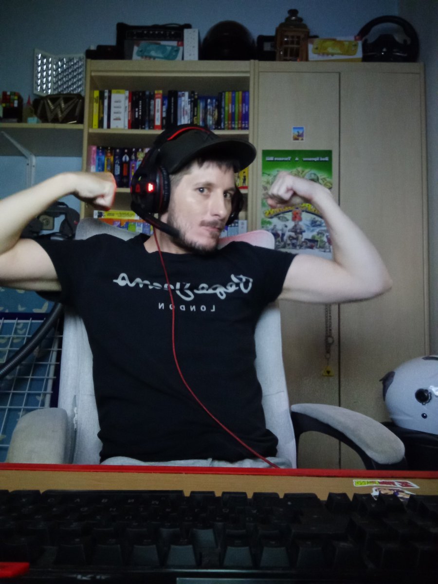 TheRealPhilAP26's tweet photo. Vergesst nicht eure Vitamine zu nehmen. https://t.co/TCjHl1BTbT