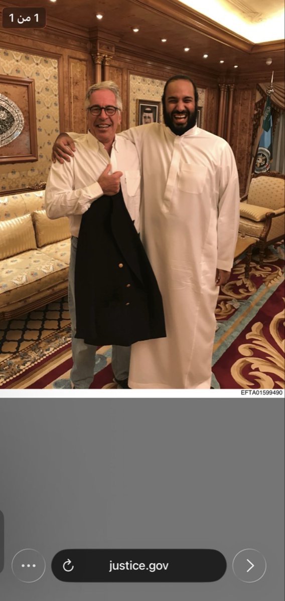 jj09ma's tweet photo. @npr688 @TNTAbuDhAbi حينااء العوظمى اميرنا جوني مركوب في قصرو يلد وقدام اموو فهده بنت حثالات 😂🐸 
حيناء احفاد جاريات الصاحبه يولدد https://t.co/3uS5jXq5OL