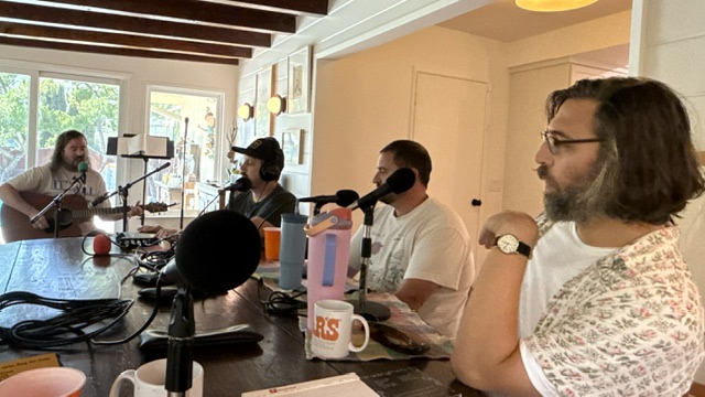 improv4humans's tweet photo. Friends In Real Life &amp; the Secret Hole ( w/ Dan Lippert, Ryan Rosenberg) Music guest, folk punk legend Patrick Schneeweis w/ new songs inspiring scenes of secret places vs secret holes; poets vs scientists for dates; singing the news; SNITCH the Game Show.
https://t.co/itEPpwpYoq https://t.co/srHAJbEdfO