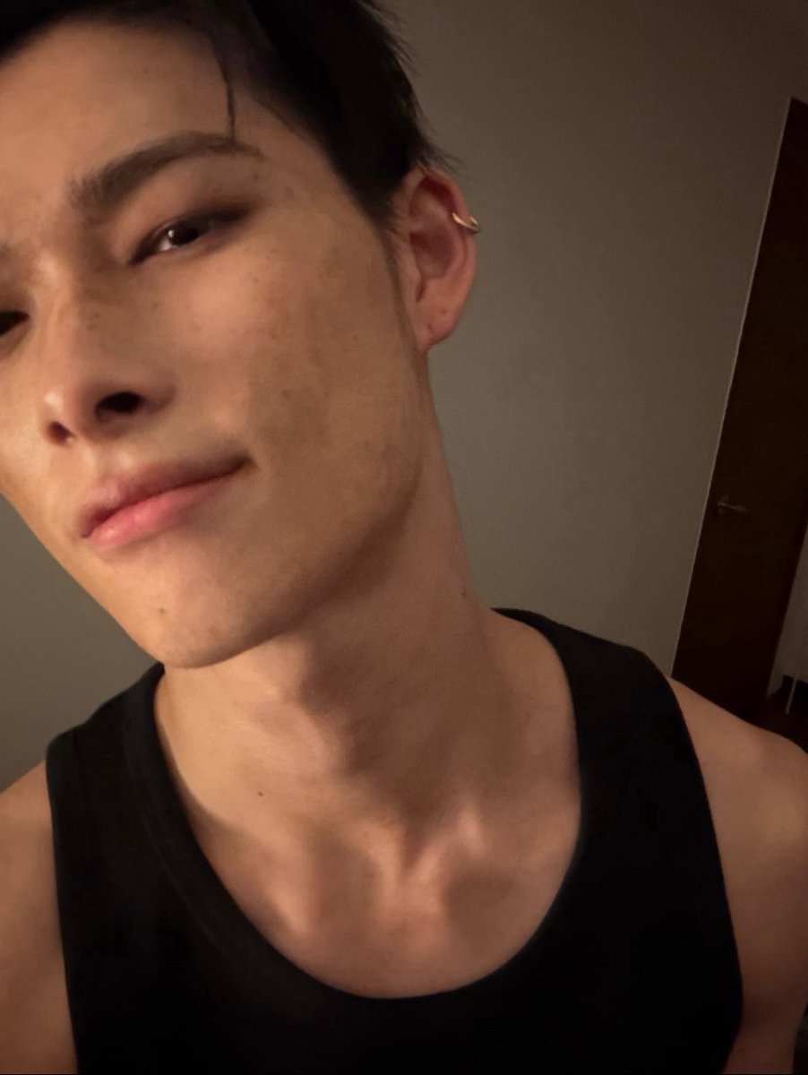 gongnorizer's tweet photo. everything about him is so perfect ughh (╥﹏╥) https://t.co/y4KHMKUFGq