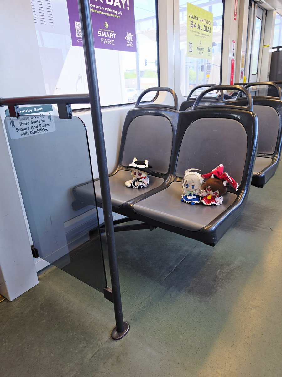 DYNAM1LK's tweet photo. Last train home https://t.co/z6c3giiTyW