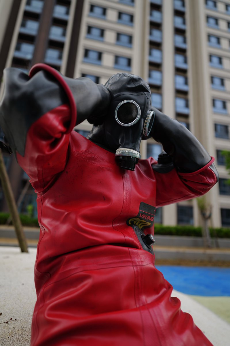 AlthCommander's tweet photo. An inescapable hot rubber prison https://t.co/vlMO3Z9iXr