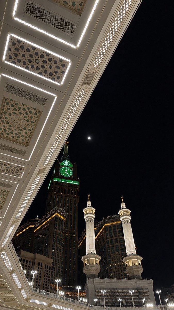 hayona99's tweet photo. مكة.. حيث تبدأ الطمأنينة، ويهدأ القلب 🤍🕋
#مساء_الخير_والسعاده_للجميع https://t.co/KrnXHiQM7H