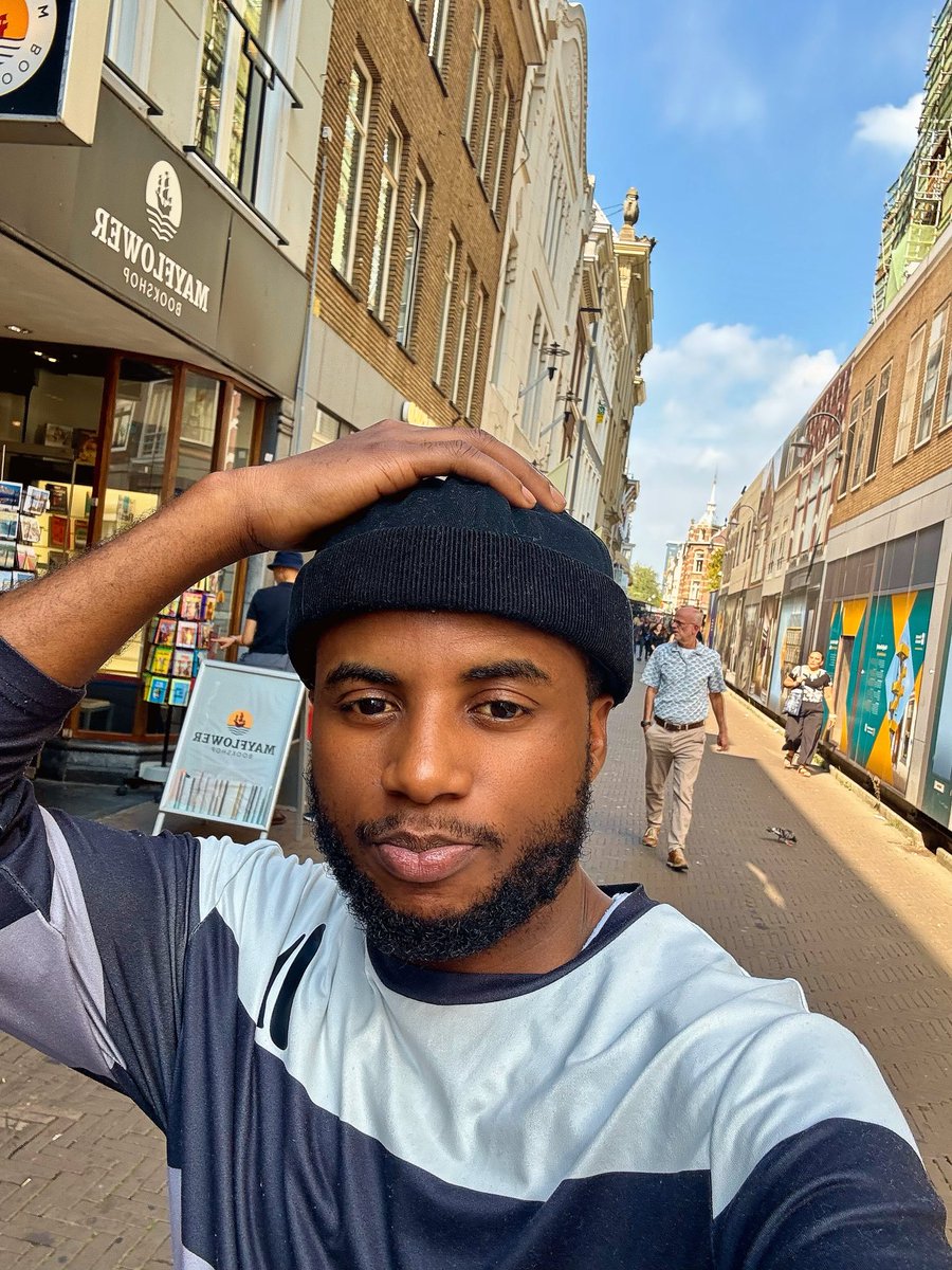 vettyson's tweet photo. Good evening my people tomorrow it’s a Friday ✌️✌️ https://t.co/3gCYKMLmfs