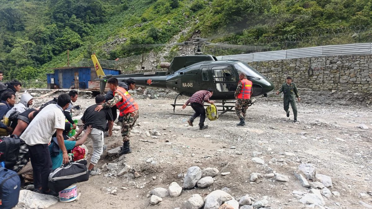 thenepalitruth's tweet photo. #Official 350 People rescued from Upper Trisuli Hydropower Tunnel. https://t.co/PVPZyDntYG