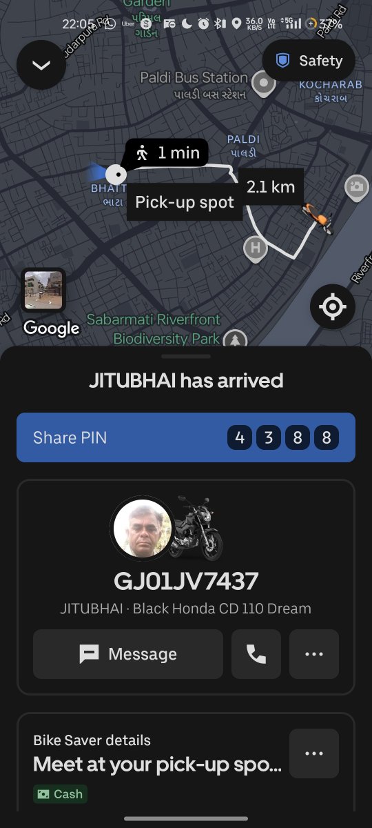 BorichaPrit's tweet photo. @Uber I booked a ride that initially showed 5 mins, but the driver took a wrong route and the ETA went up to 10 mins. I called him and pointed it out, after which he marked the ride as “arrived” even though he was still around 500m away.

Have booked ride at 9.40 PM and you. https://t.co/r9Ws0X2l6G