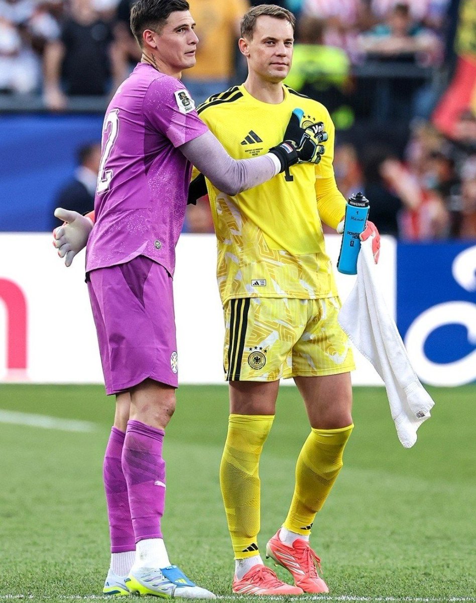 BrunoPont's tweet photo. Lo último: Orlando Gill y Manuel Neuer se volverán a enfrentar, será en #ChampionsLeague. 

El Lille del compatriota recibirá a #BayernMúnich por la sexta fecha

@rockandpop955
@nanduti
#LaGranJugada https://t.co/y64BmhuQrh