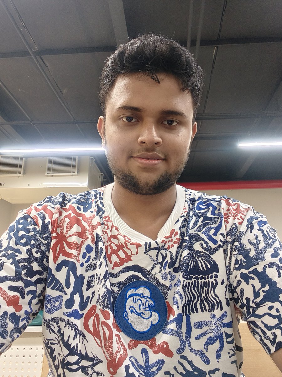 Sayandip888's tweet photo. A quiet moment, a confident mood. 🖤✨

Nothing too much—just feeling good, looking ahead, and enjoying the moment. 📚🤍 

@tigkolkata https://t.co/zZpHvsSt3n