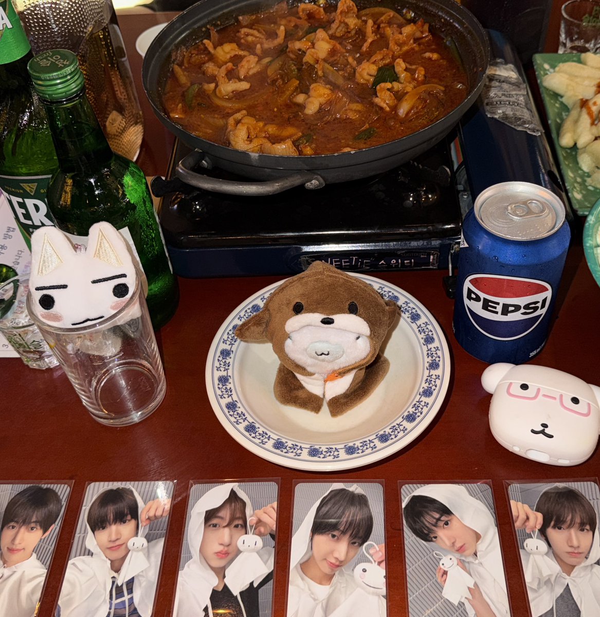 sooyooii's tweet photo. 또 먹짜 .. 🌀🤍 https://t.co/HjsDk8TlOw