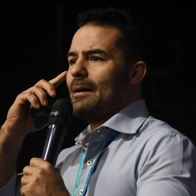 republiqueBRA's tweet photo. 🤬 ⚖️ Natália Boulos, esposa de Guilherme Boulos, aciona a Justiça Eleitoral contra Arthur do Val (Mamãe Falei) por suposto crime eleitoral após piada envolvendo sua avó ucraniana durante debate, no qual ela também xingou e ofendeu o ex-deputado; a alegação é de que Arthur teria cometido violência política de gênero, crime que pode resultar em até 4 anos de reclusão.
