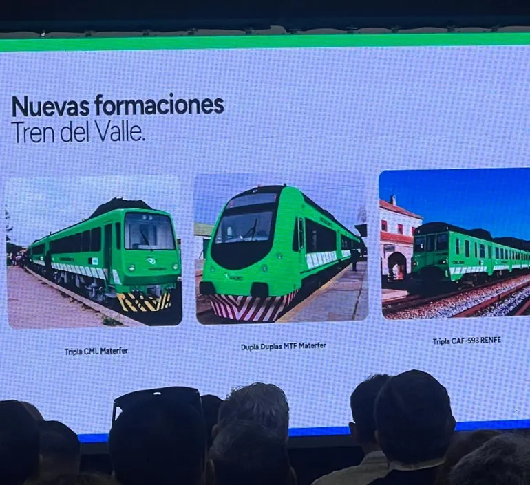 GGertino's tweet photo. Bueno, ya se puede contar 😅

Este es el material rodante que incorporará Tren Patagónico para el desarrollo del Tren del Valle (tanto en Neuquén como en su extensión por el Alto Valle hasta Chichinales)

Lo crean o no, vuelve el Coche Motor Liviano (apodado también como Pitufo) https://t.co/0K6hDOB42Y