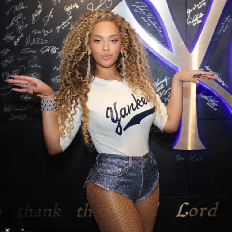 sashfirce_'s tweet photo. A beyonce vai me deixar louca um dia https://t.co/lehKWvCE9E
