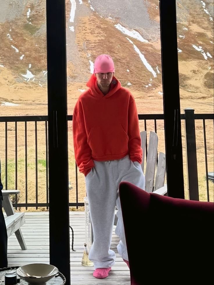 sincebadday's tweet photo. eu morro de amores como eles vestem o jack parecido com o justin 😭 https://t.co/GFN9LSwwU5