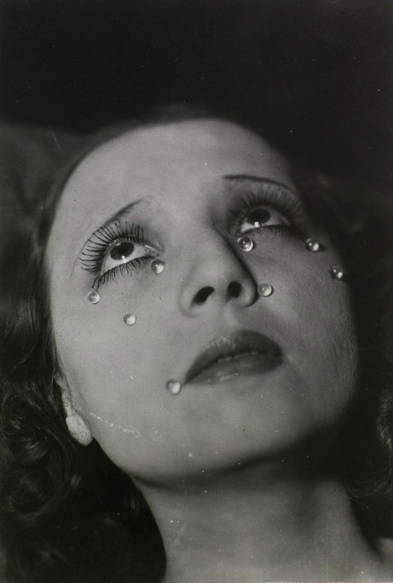 lapitiedang's tweet photo. Man Ray, August 27, 1890 - November 18, 1976. Man Ray, Les Larmes 1932 https://t.co/HTQOCLMp34