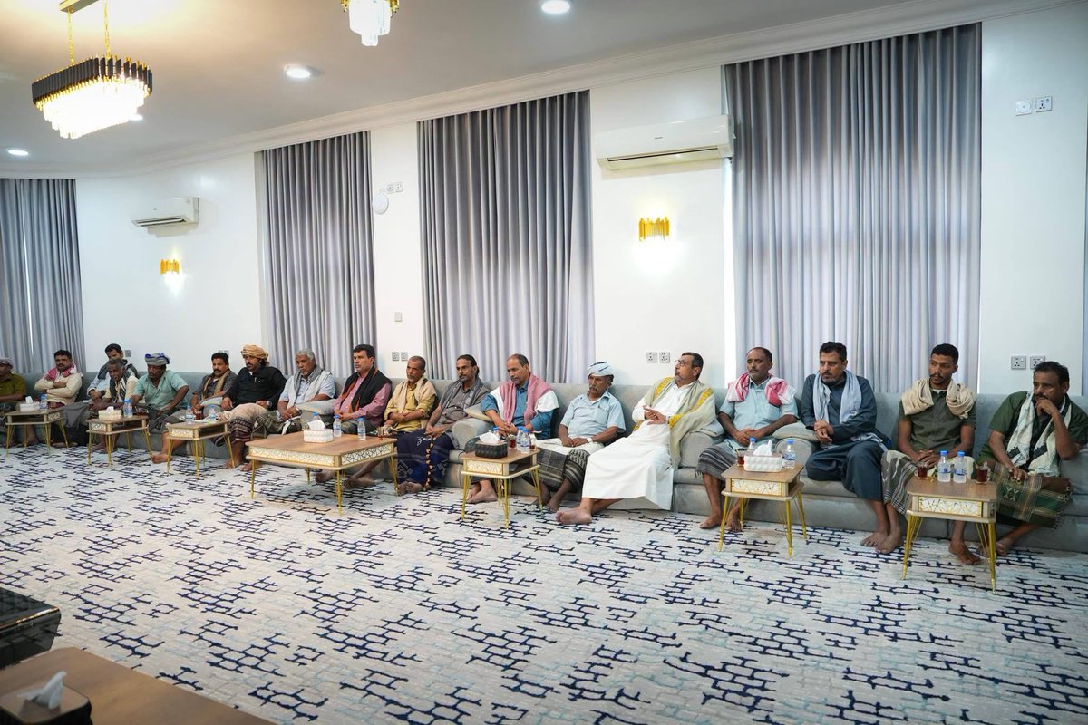 khaledaalnasi's tweet photo. سالم الخنبشي أداة السعودية في حضرموت اجتمع مع قبائل الحموم ولم يتطرق لاحتجاز عمرو بن حبريش في الرياض وخروج القوات اليمنية من حضرموت وتسخير موارد حضرموت لصالح التنمية والخدمات بل طلب منهم الخضوع للسياسة السعودية والقبول بسيطرة قوى الأرهاب والفساد اليمنية على حضرموت https://t.co/NaQggbzEaa