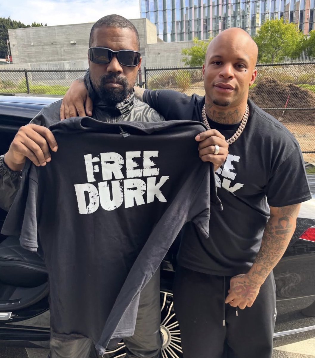 HipHopAllDay's tweet photo. Kanye West went down to the courthouse to support Lil Durk during his trial today ❤️ https://t.co/zIeaLmTMwB