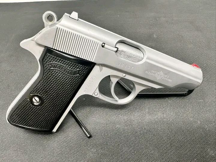 DRAKOKINGbicc's tweet photo. USED🟢
Collector piece here!
1968 Carl Walther Model PP Ulm/Do in “9mm Kurz” AKA .380 auto.
#training #shootingrange #everydaycarry #firearmphotography #ammo #weapon #gunlife #m #gunstagram #nra #x #ak #firearmsphotography #merica #america #ccw https://t.co/S1Dj5rTdJc