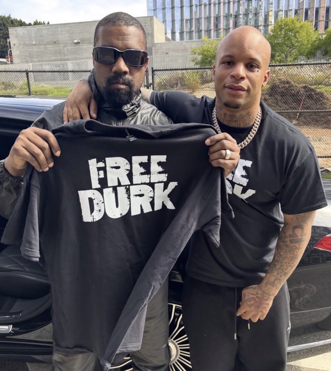 justin__1000's tweet photo. YE at court supporting Lil Durk 💪 https://t.co/rLkutN089U