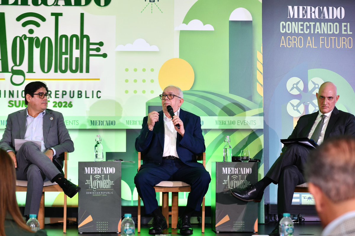 bagricolaRD's tweet photo. El futuro del campo se construye con una visión compartida. Participamos en el panel “Visión institucional para el futuro del agro dominicano”, en el Agrotech Summit 2026, junto a representantes de @jad_agroempresa, @faodominicana y @BCIE_Org bajo la moderación de José Manuel Mallén.

Desde el Banco Agrícola seguimos impulsando el acceso al financiamiento y la innovación para fortalecer la productividad y avanzar hacia una agropecuaria más competitiva y sostenible.

#BancoAgrícolaRD #AgrotechSummit2026 #AgroDominicano