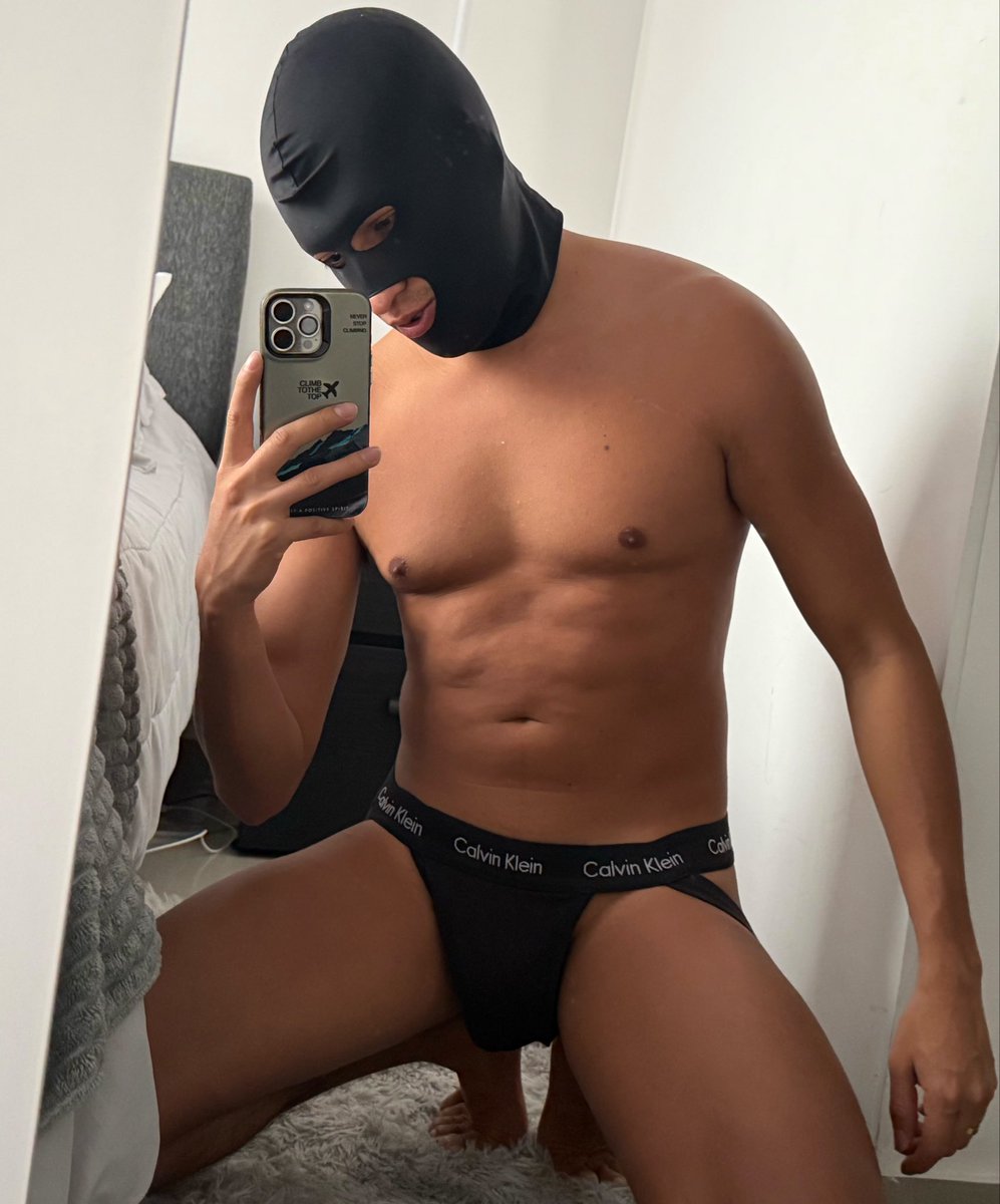 thierothx's tweet photo. Blanco o negro?🤔 https://t.co/FJa6WKEbtG