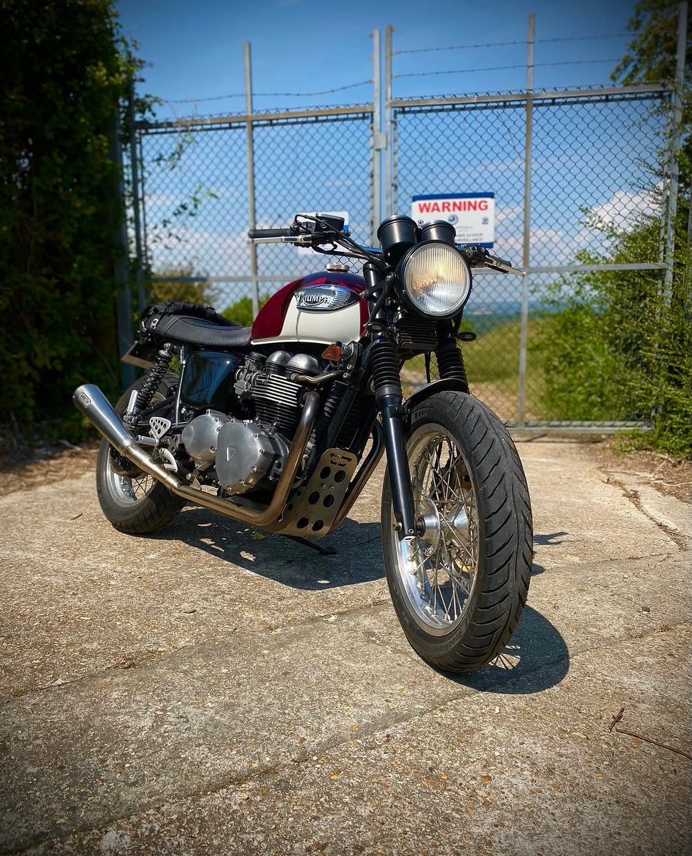 hallbilly7871's tweet photo. Coffee. Beer. Motorcycles. Built in Portsmouth. https://t.co/z7T3fAJxCl