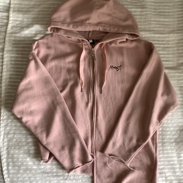 junjunxshop's tweet photo. ฝากขาย | พร้อมส่ง ✨

🪷 ฮู้ดจองกุก Armyst zip up hoodie . . . ⏾
一 กระเป๋าผ้า + ซอง┊ Size M ┊ ซัก 1 ครั้ง 
一 Price • 1890฿ 🧚🏻‍♀️

🍥 อัลบั้ม arirang living legend ของครบ
一 Price • 450฿ 🍀

#ตลาดนัดบังทัน #การ์ดจองกุก https://t.co/VcN8y1X8IG