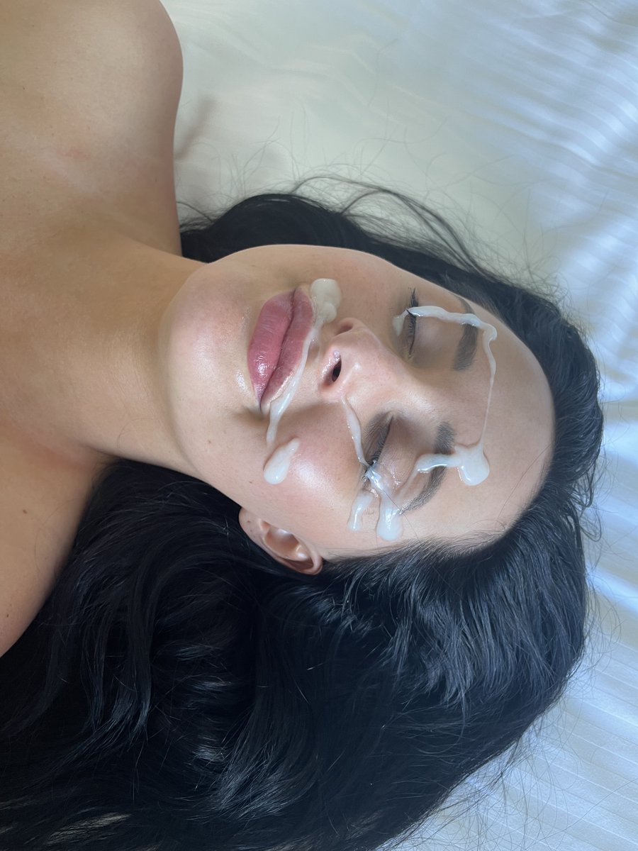 xovioletvoss's tweet photo. It’s Thursday, so I’m feeling generous… 😈 Here’s my favorite kind of facial. 💦 

You’re welcome, babes. 🔥@wallstpov gives the best thick loads! 

https://t.co/78OQ4C9vQ9

#vossboss #gothbarbie https://t.co/6yWyakCTpo