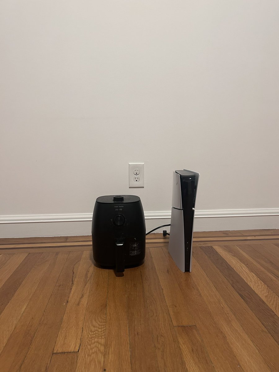 irtxza's tweet photo. all moved in https://t.co/lDhNEEZsUQ