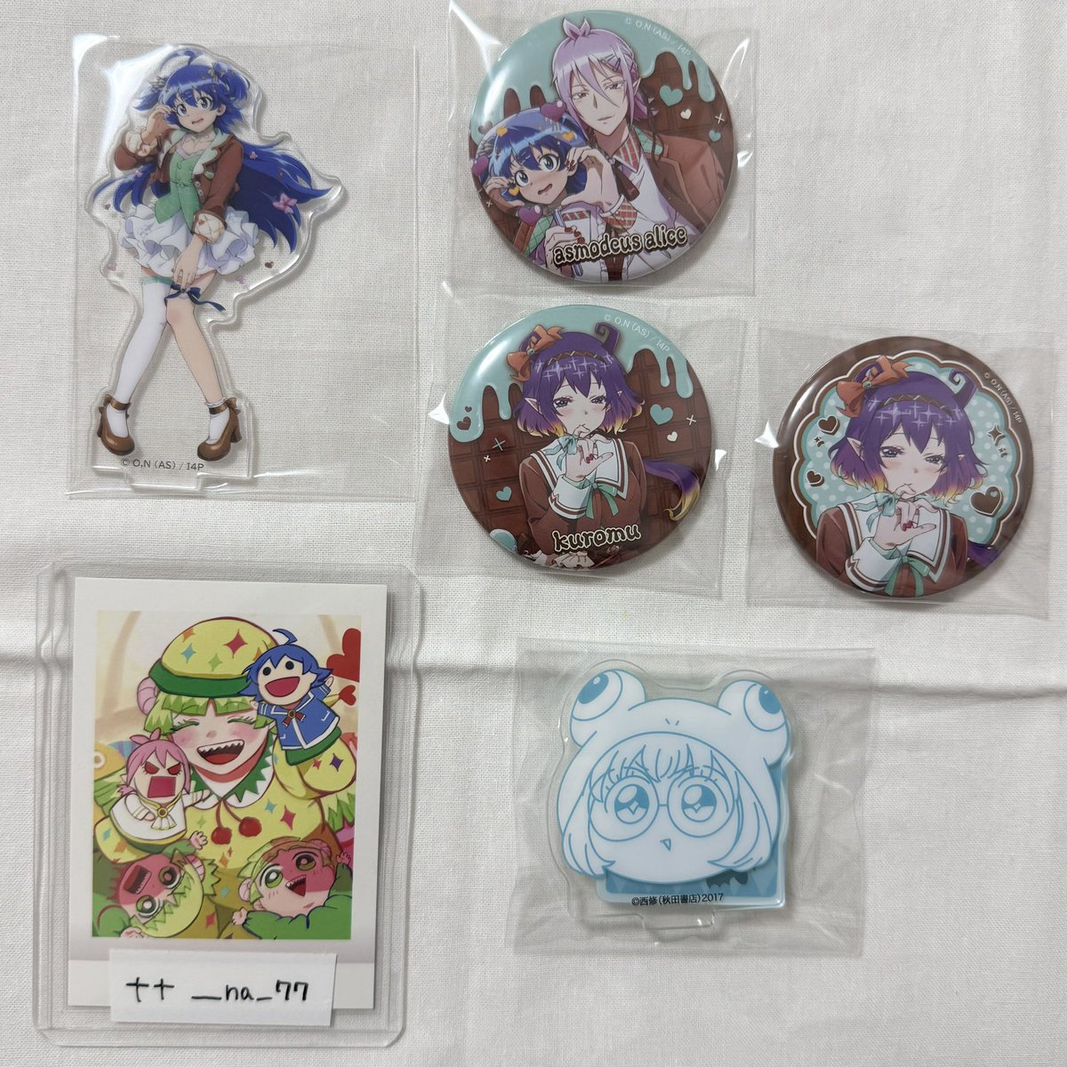__na_77's tweet photo. [交換] 魔入間 魔入りました！入間くん 魔入間展 ファミマ トレーディングアクリルスタンド アクドル×チョコミントver. アクスタ 缶バッジ アクリルスタンプコレクション

譲｜画像(イルミ,アリス,くろむ)
求｜アクスタ▶️クララ
　　缶バ▶️クララ,リンディ
　　スタンプ▶️クララ

初回litlink必読 https://t.co/QGxoe0NPYJ
