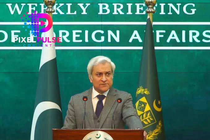ppcdigitalmedia's tweet photo. Pakistan is ready for state-level talks with Afghanistan, the Foreign Office spokesperson said, while strongly rejecting Kabul’s allegations that Islamabad is interfering in Afghanistan. 
Pakistan called on the Afghan interim government to ensure its territory is not used for terrorism against Pakistan and to fulfill its international obligations, including those under the Doha Framework.

The spokesperson said Pakistan is willing to maintain institutional engagement with Afghanistan, provided it leads to verifiable counterterrorism measures. Islamabad also wants effective border management and concrete action to prevent groups including the TTP and BLA from using Afghan soil for attacks against Pakistan.

@TahirAndrabi