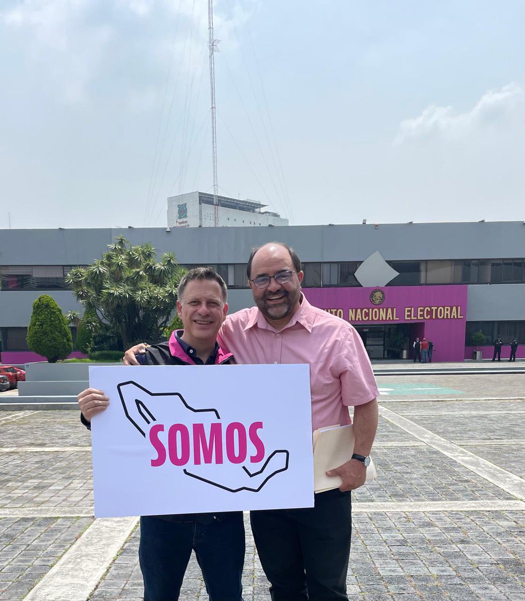 ferbelaunzaran's tweet photo. Con mi amigo @EmilioAlvarezI, representante de Somos en el INE, con el nuevo logo.

Acatamos la resolución del TEPJF, un atropello obligarnos a cambiar de nombre y logo, pero no tenemos tiempo para lamernos las heridas.

��Vamos pa’delante! https://t.co/hlGD8xObiR