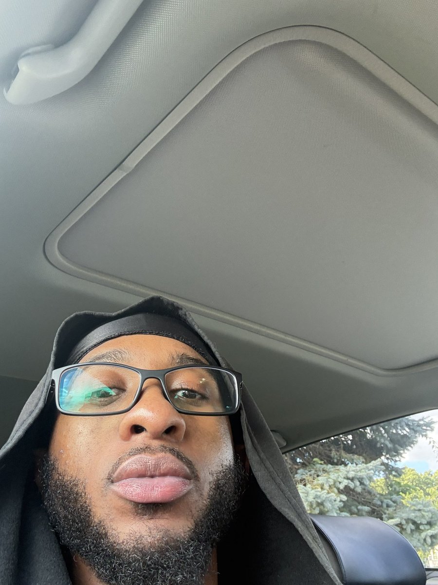 geesuavesolos's tweet photo. The Face.                        The Dick. https://t.co/73X5GB68uG