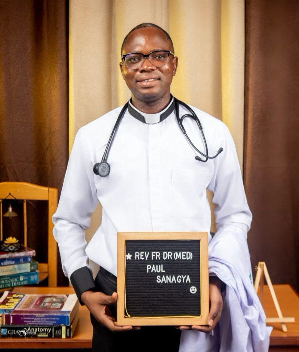 sonnichristus's tweet photo. Congratulations to Rev. Fr. Dr. Paul Sanagya of the Catholic Diocese of Sunyani on qualifying as a medical doctor. 
@FrPeterAkomanyi 
@MadonnaAyaric 
@UcheMaryOkoli 
@mac_clusky 
@kofitagbor https://t.co/kmSoA04j5V