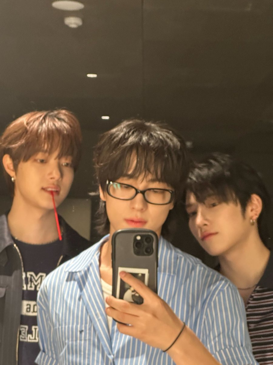 mocchitakki's tweet photo. — introducing myself for #lunémoots &amp; #lunétwt 

𓆩ꨄ︎𓆪﹕  chiho • 09 • eng/ina • infj
𓆩ꨄ︎𓆪﹕  new to #lunéville 
𓆩ꨄ︎𓆪﹕  ej + yuma + taki biased. i also stan svt, bnd and more!
𓆩ꨄ︎𓆪﹕  looking for interactive oomfs<3

♡/↻ appreciated, reply to be oomfs 🫧 https://t.co/PNE8DoeKOj