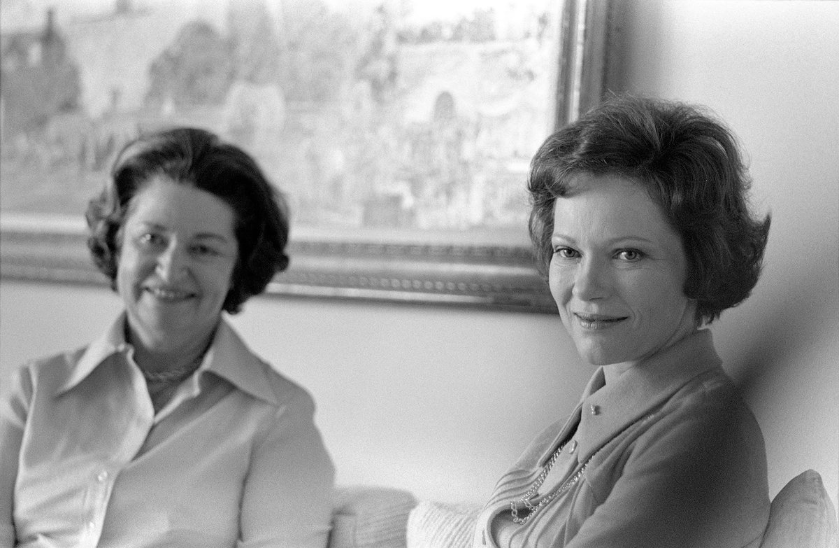 LBJLibrary's tweet photo. #OnThisDay: Fifty years ago, on September 23, 1976, First Ladies #RosalynnCarter and #LadyBird visited together at the #LBJLibrary in #Austin, #Texas.

📷 Frank Wolfe https://t.co/q48SXFUlIi