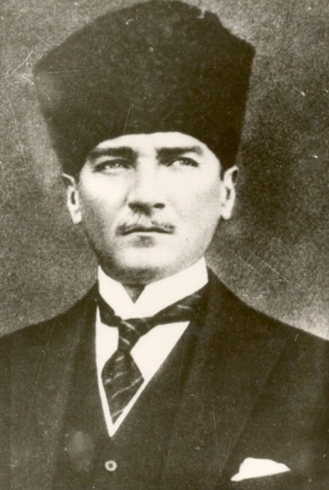 Ataakw3's tweet photo. @add_genelmerkez Burası benim evim #Atatürk https://t.co/QiyYNWybl4