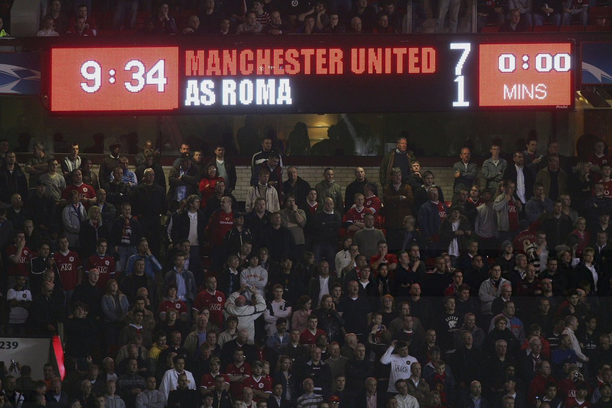 8runofernandes's tweet photo. Old Trafford in the Champions League 🪄
#MUFC https://t.co/VpmJyyKRmw