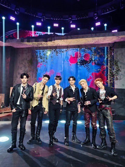 garden_err's tweet photo. 오늘 코디 너무 맘에 든다 https://t.co/6KTHWhpm63