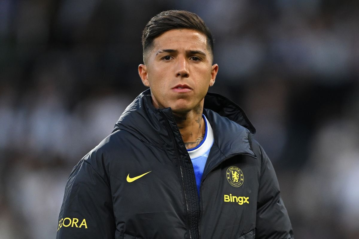 FutebolChelsea's tweet photo. This rat now sits at the same table as Mason Mount for me.

To think he was one of our captains, a disgrace to this football club.

Sell him immediately 🐀 https://t.co/SNBTdAg29q